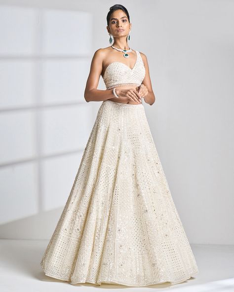 Unique Designer Dresses Indian, Pearl Lehenga, American Indian Dress, Lengha Blouse Designs, Embroidered Bridal Lehenga, Seema Gujral, Wedding Lehenga Designs, Lehnga Dress, Dress Illustration