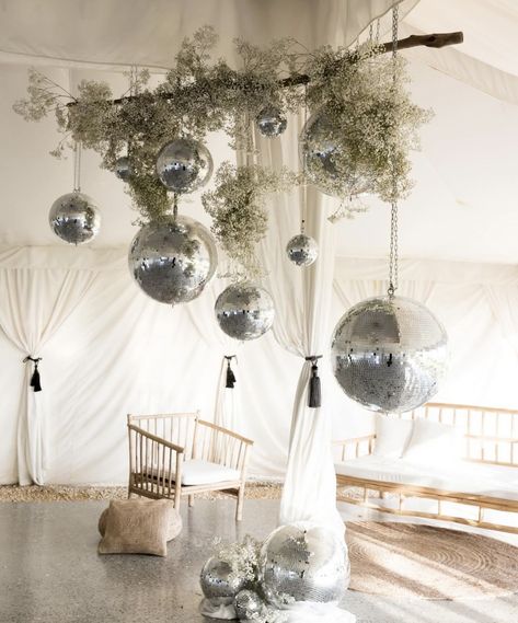 Disco Wedding Reception, Black Tie Wedding Decor, Pastel Wedding Theme, Nikah Decor, Company Anniversary, Disco Wedding, Hunter Valley Wedding, Bella Wedding, Lights Wedding Decor