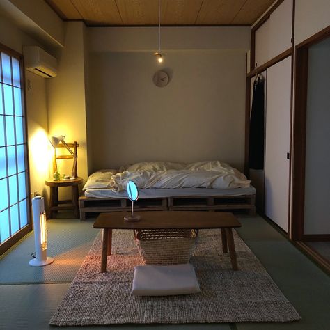 Tatami Bedroom, Japan Interior, Japanese Apartment, Japanese Bedroom, Tatami Room, Japanese Home Design, Japanese Interiors, Japanese Room, Home Decor Boxes