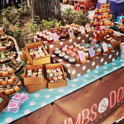 C&D cupcake stall Cake Stall Ideas, Bake Sale Displays, Market Stall Display, Farmers Market Display, Cake Displays, Cake Stall, Stall Display, Bakery Display, Cakes And Cupcakes