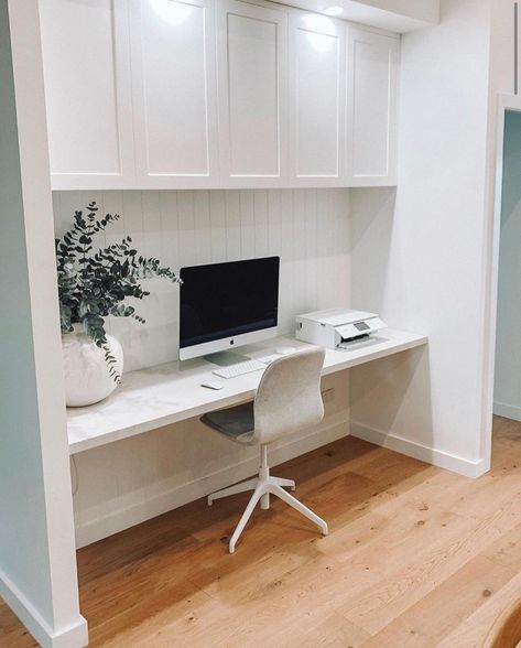 Study Nook Entryway, Cupboard Study Nook, Linen Cupboard Study Nook, Study Nook Cabinetry, Study Nook Ideas Bedroom, Small Study Nook Ideas, Small Nook Office Ideas, Study Nook In Kitchen, Kitchen Study Nook