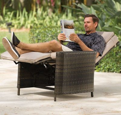 A patio-friendly padded chair that reclines to any position you desire perfect for a relaxing summer siesta Relaxing Summer Porches, Luxurious Garden, Relaxing Summer, Outdoor Recliner, Hammacher Schlemmer, Lawn Furniture, Summer Porch, Patio Style, Outdoor Rocking Chairs