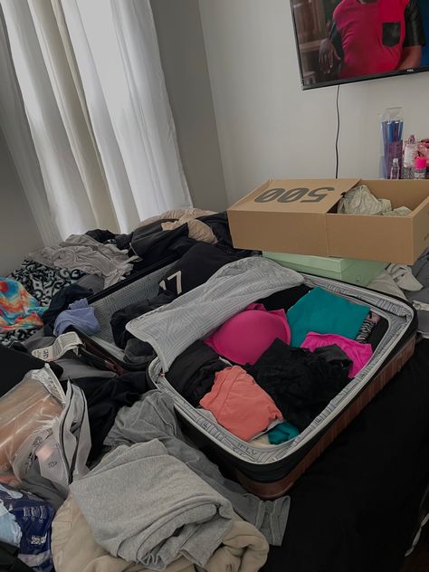 Packing Bags Snapchat Stories, Fake Travel Snaps, Bag Packing Snap, Fake Luggage Snaps, Pap Koper Traveling, Luggage Snap, Love Cards For Husband, Christian Flag, Hospital Admit Hand Pics