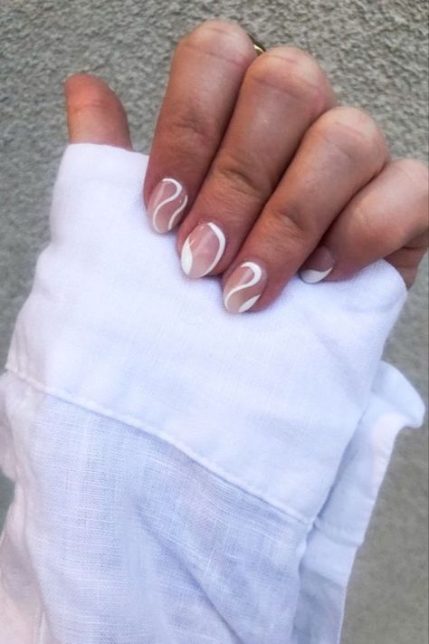 Short White Abstract Nails, Nails With White Lines Design, Abstract Nail Line Art, White Graphic Nails, Minimalist Line Nails, Groovy White Nails, Minimalist White Nails Art Designs, White Squiggly Line Nails, One Line Nail Art