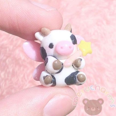 Magical Clay Art, Cute Things To Make Out Of Polymer Clay, Clay Birthday Ideas, Cute Aesthetic Clay Ideas, Clay Crafts Cow, Cow Clay Art, Diy Clay Ideas Aesthetic, Cute Polymer Clay Figures, Cute Things Made Out Of Clay