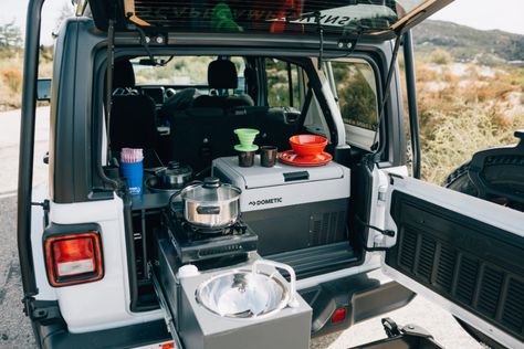 Jeep Wrangler Road Trip, Jeep Car Camping, Jeep Camper Conversion, Jeep Road Trip, Jeep Wrangler Camping Setup, Camping In Jeep, Jeep Camping Wrangler, Jeep Camping Ideas, Jeep Overlanding