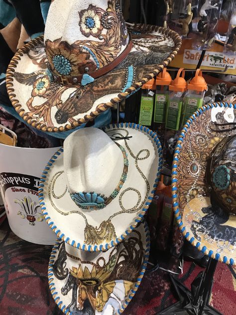 Vaquera Fits, Russian Clothes, Turquoise Cowgirl, Cowboy Hat Styles, Jordan Hats, Texas Western, Carrie Dress, Russian Clothing, Band Ideas