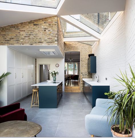 Victorian Terrace Kitchen Extension, Small Kitchen Extension Ideas, Terrace Kitchen Extension, Terrace House Extension, Victorian Terrace Kitchen, Victorian Extension, Kitchens Classic, Blue Kitchen Ideas, Floating Ceiling