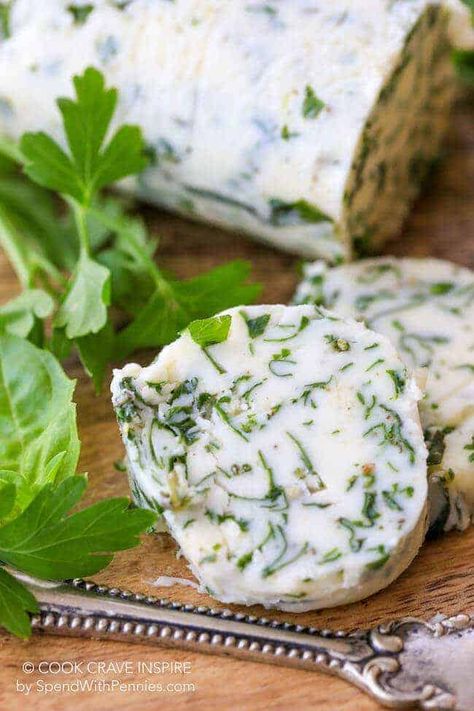 Compound Butter For Steak, Butter For Steak, Herb Compound Butter, Lion Diet, Herbed Butter, Flavored Butter Recipes, Compound Butter Recipe, Garlic Herb Butter, Flavored Butter