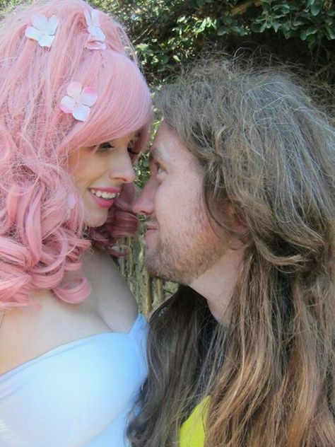 Rose Quartz and Greg Greg And Rose Quartz, Rose Costume, Bird Mom, Greg Universe, Fun Costumes, Star Child, Women Cosplay, Star Children, Diy Stuff