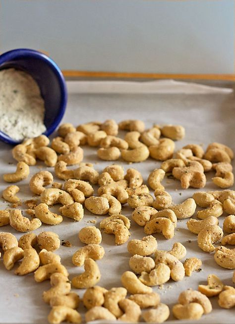 Ranch Peanuts Recipe, Flavored Cashews, Peanuts Recipes, Oats Cereal, Popcorn Chips, Crispy Snacks, Christmas Nuts, Oat Cereal, Healthy Nuts