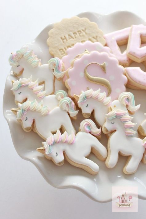 Unicorn Themed Cookies, Unicorn Cookies Birthday, Elegant Unicorn Birthday Party, Unicorn 4th Birthday Party Ideas, Unicorn 5th Birthday Party Ideas, Unicorn Bday Party Ideas, Simple Unicorn Birthday, Cookies Unicornio, Unicorn 4th Birthday Party