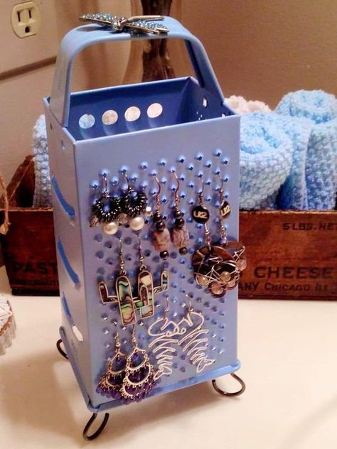 Upcycleit, Handmade & Crafters on the Tedooo app | My mom and this is where's the grater I'm in my room 😂 | Facebook Homemade Earring Holders, Jewlery Holder, Diy Earring Holder, Earring Hanger, Diy Jewelry Holder, Hanger Diy, Cosy Room, Pinterest Room Decor, Cheese Grater