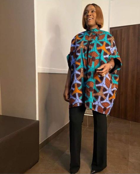 Chic Ankara Tops, Ankara Kimono Jacket And Trouser, Ankara Top With Trousers, Ankara Kimono And Trouser, Ankara Kimono Style, Ankara Tops For Pregnant Women, Ankara Blazer, African Skirt Outfit, Kaba Styles