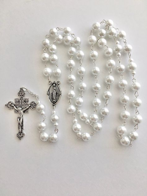 Baddie Jewelry, White Rosary, Students Gifts, Christian Accessories, Handmade Rosary, Pearl Rosary, Rosary Necklace, Rosary Beads, Gift Pouch