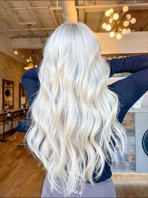 Platnium Blonde Hair, Butter Blonde Hair, Blonde Hair Goals, Ice Blonde Hair, Perfect Blonde Hair, Bright Blonde Hair, Blonde Hair Care, Summer Blonde Hair, Platinum Blonde Hair Color