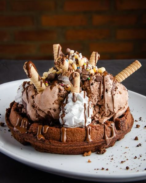 Photo chocolate ice cream and waffles, w... | Premium Photo #Freepik #photo #ice-cream #chocolate-ice-cream #strawberry-ice-cream #waffle Waffle Cake Ideas, Waffles Toppings Ideas, Food Reference Photos, Waffles With Ice Cream, Waffle With Ice Cream, Waffles And Ice Cream, Waffle Chocolate, Food Layout, Ice Cream Waffle