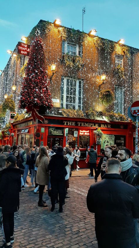 Ireland Winter Aesthetic, Dublin Christmas Aesthetic, Dublin Ireland Winter, Christmas In Ireland Aesthetic, Ireland At Christmas, Ireland January, Dublin Ireland Christmas, Christmas In Dublin Ireland, Ireland In December