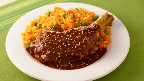 Mole Poblano Mexican Food Dishes, Mole Poblano, Pasta With Alfredo Sauce, Easy Taco Recipes, Mexican Sauce, Mole Sauce, Mexican Cooking, Authentic Mexican, Mexican Dishes