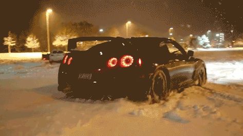 JDM,GTR in Snowy Night #nissan #jdm #gtr #snow #snowynight Car Gif, Car Banner, Modern Muscle Cars, R35 Gtr, Best Banner, Flipagram Instagram, Animated Banners, Gtr R35, Drifting Cars