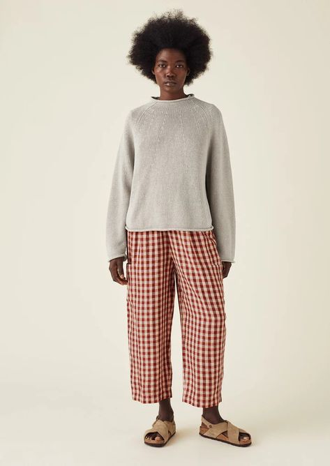 Gingham Linen Pants, Gingham Trousers Outfits, Unpolished Casual, Gingham Pants Outfit, Babylon City, Gingham Trousers, Gingham Outfit, Gingham Linen, Mode Hippie