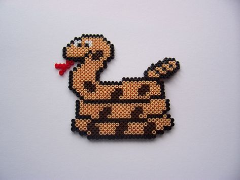 Snake / hama perler beads / Bügelperlen Bead Snake, Perler Bead Mario, Hama Art, Melty Bead Patterns, Pearl Beads Pattern, Perler Crafts, Hama Bead, Hama Beads Patterns, Melting Beads