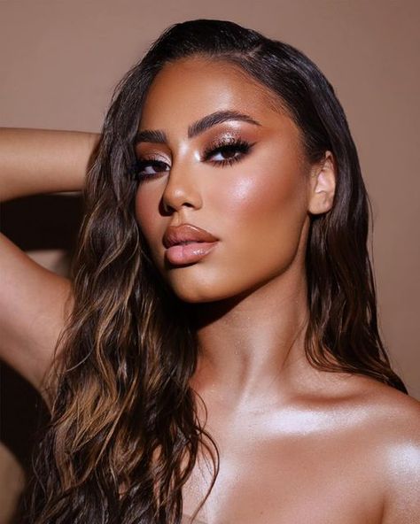 Glowy Glam Makeup, Beach Makeup Look, Bronze Makeup Look, Beach Makeup, Bronze Makeup, Full Glam, Summer Makeup Looks, Bridal Makeup Natural, Brow Wax