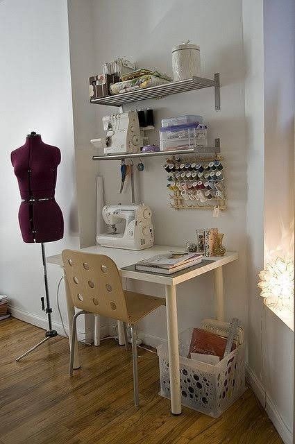 Sewing Corner, Design Studio Workspace, Sewing Room Inspiration, Sewing Spaces, Sewing Room Design, Sewing Room Organization, Sewing Space, Studio Room, Sewing Rooms