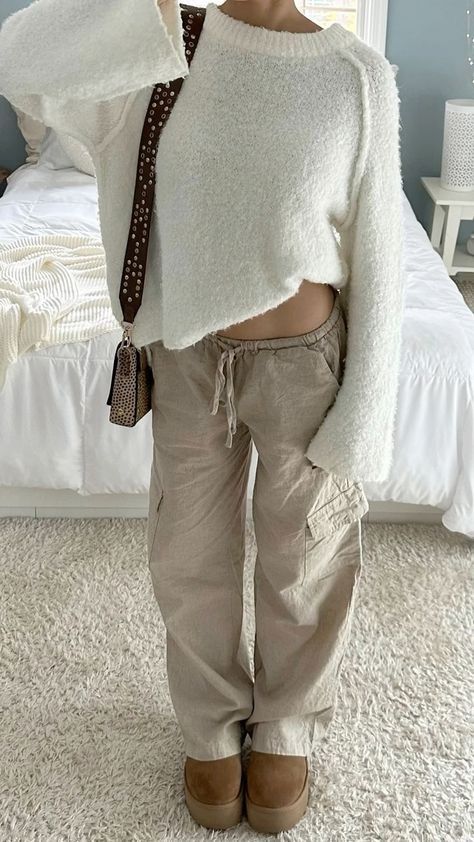 Outfits For Home Comfy Summer, Fall Cozy Fits, Winter Fits Aesthetic Cozy, Winter Cozy Aesthetic Outfit, Cute Winter Outfits Aesthetic Cozy, Cozy Clean Girl Outfits, Cozy Fall Clothes Aesthetic, Cozy Cute Fall Outfits, Cozy Casual Outfits Winter