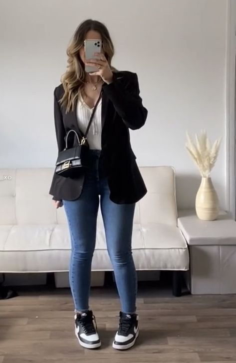 Black Blazer With Sneakers Women, Blazer And Nike Sneakers Outfit, Business Casual Jordans, Jordan Office Outfit, Sneakers With Blazer Women, Womens Nike Jordans Outfit, Nike Panda Dunks Outfit Women, Blazer And Jordans Outfit, Blazers And Sneakers Women