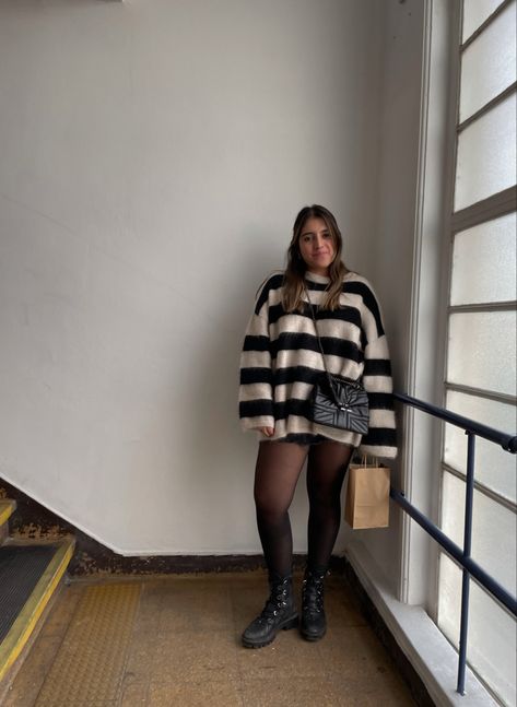 Sweater rayas, striped sweater, fall outfit, fall 2023, winter outfit, boots outfit, fall fashion, midsize fashion Midsize Sweater Outfit, Midsize Winter Outfits 2023, Midsize Fall Outfits 2023, Fall Fashion Midsize, Outfit Fall 2023, Boots Outfit Fall, Midsize Fall Outfits, Striped Sweater Outfit, Fashion Midsize