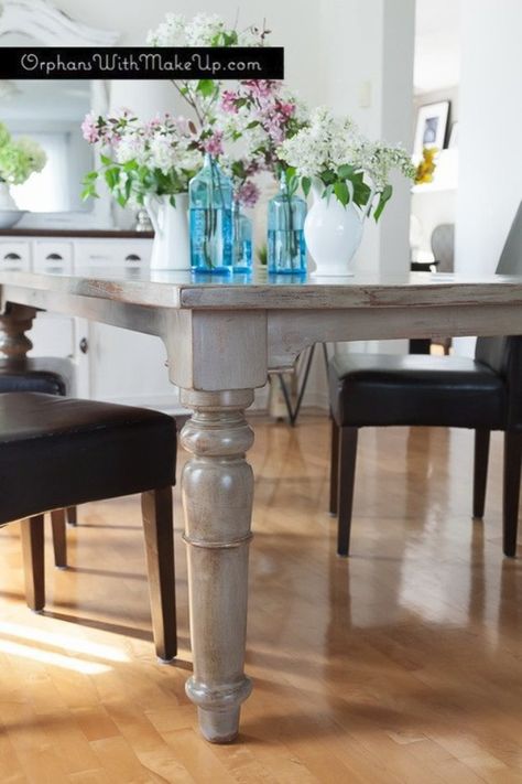 DIY Chalk Paint Furniture Ideas With Step By Step Tutorials - Rustic Dining Table Finish - How To Make Distressed Furniture for Creative Home Decor Projects on A Budget - Perfect for Vintage Kitchen, Dining Room, Bedroom, Bath http://diyjoy.com/chalk-paint-furniture-ideas Refurbished Table, Furniture Refurbishing, Dining Room Table Makeover, Rustic Dining Room Table, Kitchen Table Makeover, Furniture Upcycle, Grey Dining Tables, Gray Chalk Paint, Pine Dining Table