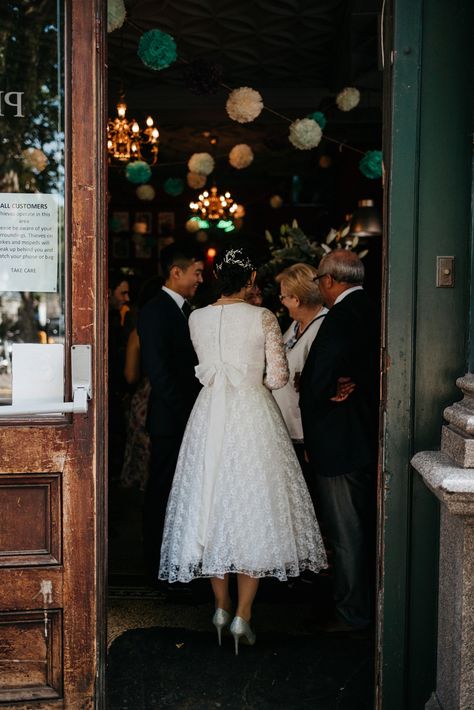 Bride wears an original 1950's Vintage Lace Gown for an Intimate and Quirky London Pub Wedding. Images Elaine Williams Photography London Pub Wedding, Irish Pub Wedding, Pub Wedding Reception, Wedding England, Vintage Lace Gowns, Bride Hairstyles With Veil, Registry Wedding, Pub Wedding, Edwardian Wedding