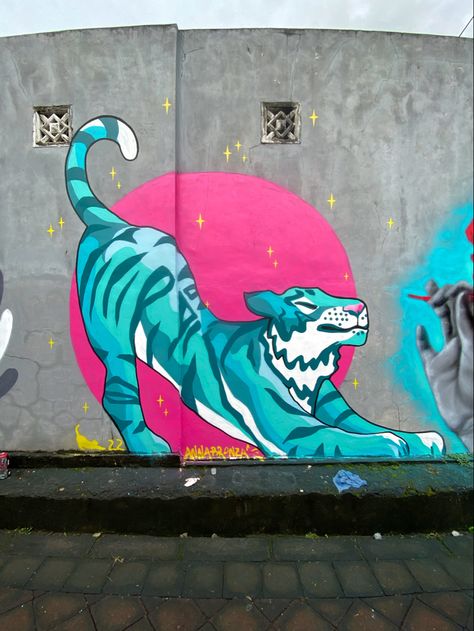 Tiger Graffiti, Tiger Mural, Panthera Tigris, Sumatran Tiger, Chalkboard Drawings, Tiger Painting, Mural Ideas, Street Graffiti, Mural Wall Art