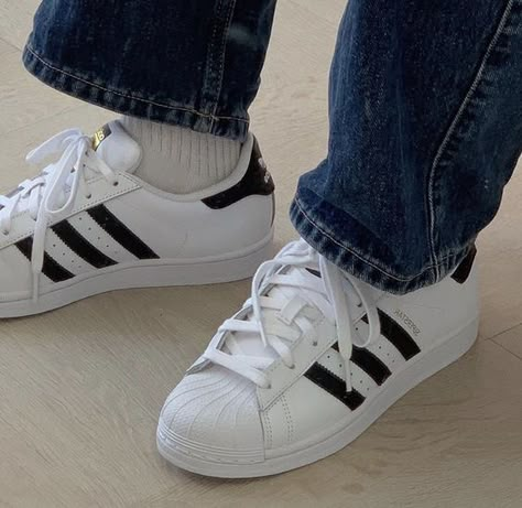 Trendy Adidas Shoes, Adidas Superstar Outfit, Superstar Outfit, Dream Things, Superstars Shoes, Diy Vetement, Suspender Skirt, Hype Shoes, Adidas Outfit