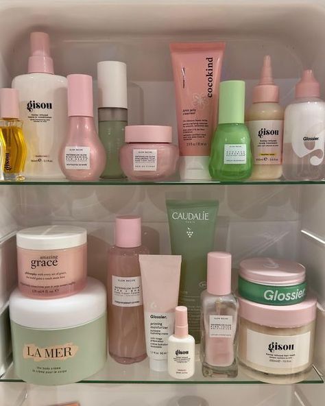 Haut Routine, Priming Moisturizer, Skincare Inspiration, Sephora Skin Care, Pretty Skin Care, روتين العناية بالبشرة, Skin Care Items, Pretty Skin, Clean Girl Aesthetic