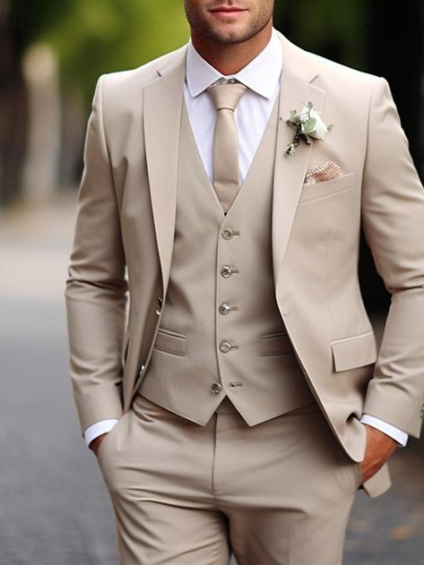 Men’s Colored Wedding Suit, Mens Creme Suit, Champagne Best Man Suit, Beige Suit For Men Wedding, Cream Wedding Tuxedo Groom Suits, Classic Groom And Groomsmen Attire, Tan Color Suits For Men, Groom Attire Champagne, Light Brown Mens Suit Wedding