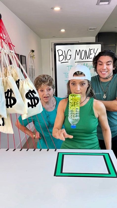 Flip Bottle Game, Money Games For Adults, Bottle Flip Game, Water Bottle Challenge, Bottle Flip Challenge, Bottle Flip, Spin The Bottle, Family Money, Money Games