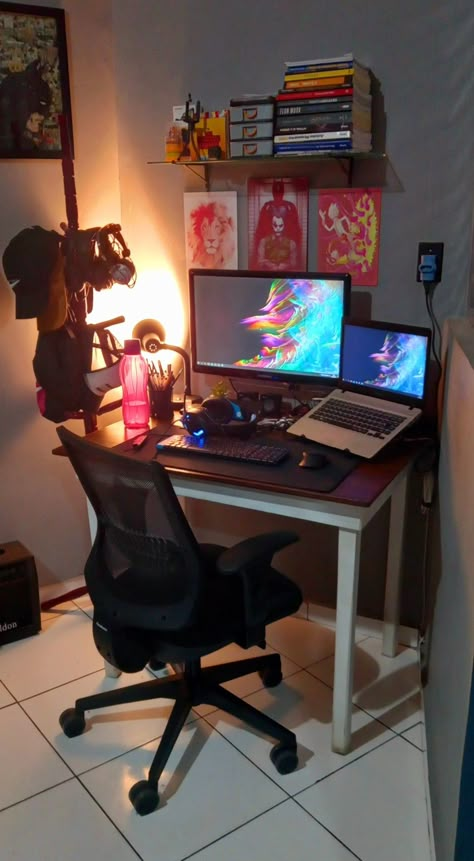 Small Room Setup, Vibe Rooms, Gaming Desk Setup, Loft Bed Frame, Gamer Setup, Simple Notebook, Computer Desk Setup, Desktop Setup, Gaming Room Setup