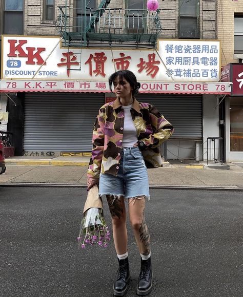 Jorts•flower bouquet•dr marten boots• china town nyc Chinatown Nyc, Dr Martens Boots, Dr. Martens, Outfit Inspirations, Cute Outfits, Boots