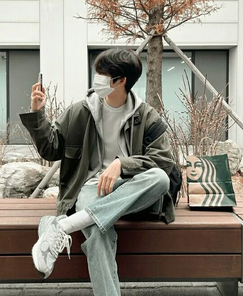 Guys Fits Korean, Soft Boy Fall Outfits, Korean Men Fall Fashion, Korean Male Fashion Street Style, Casual College Outfits Men, Soft Boy Aesthetic Outfits, 대학생 스타일, Winter Outfits Men Streetwear, Korean Style Boy