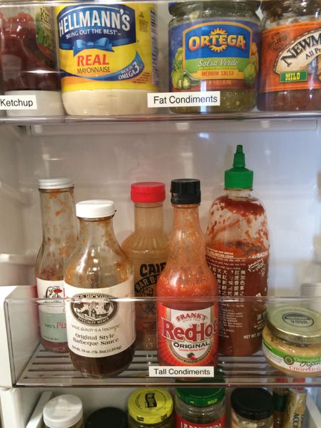 How to keep your fridge perfectly clean and organized. How To Organize Condiments In Fridge, Condiments Organization Fridge, Organize Condiments In Fridge, Fridge Condiment Organization, Condiment Organization Fridge, Condiments Organization, Fridge Storage, Refrigerator Organization, Fridge Organization