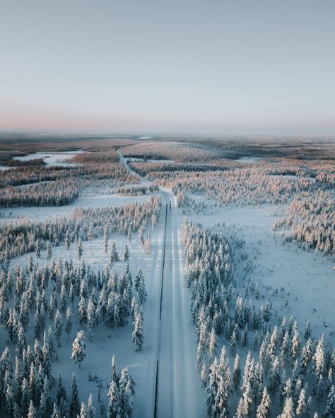 toni toyras lapland 03 Urban Poetry, Nordic Aesthetic, Nordic Scandinavian, Christmas Inspo, Winter Magic, Photography Pictures, The Seasons, Amazing Nature, Beautiful World