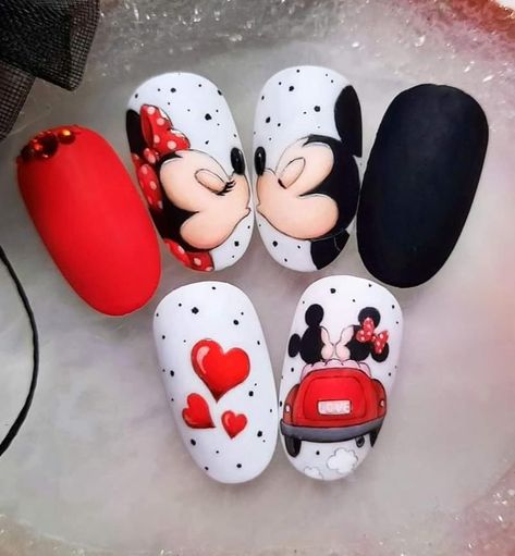 Disney Valentines Nails Designs, Mickey Mouse Manicure, Mikey Mouse Nails Art, Mickey Mouse Nails Design, Disney Valentines Nails, Mickey Nail Art, Nail Art Mickey Mouse, Mickey Mouse Nail Art, Nails Cartoon