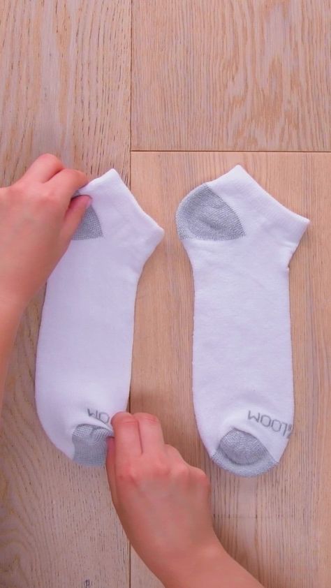 How To Shirt Fold, Socks Folding Hacks, How To Organize Drawers Clothes, How To Fold Knee High Socks, Best Way To Fold Socks, How To Fold Short Socks, How To Organize Socks Drawer, Folding Ankle Socks, Folding Socks Hack