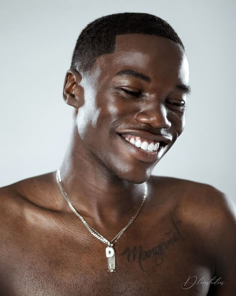 Black Man Laughing, Smile Face Reference, Black Man Side Profile, Big Smile Reference, Male Facial Expressions, Man Smiling Reference, Sweaty Face, Man Smile, Smiling Face Reference