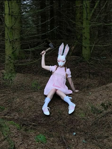 Creepy Bunny, Creepy Cute Aesthetic, Rabbit Mask, Most Creative Halloween Costumes, Halloween Costumes 2022, Creepy Core, Bunny Mask, Round Of Applause, Halloween Photo