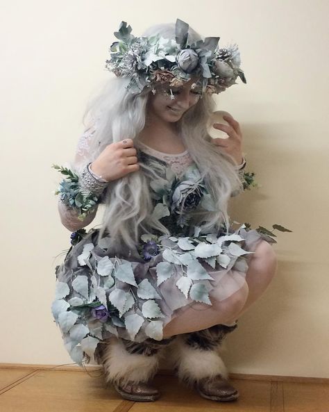 Frost fairy Snow Fairy Costume, Winter Fairy Costume, Frost Fairy, Fairy Vibe, Ice Fairy, Vibe Art, Fairy Cosplay, Fairy Outfit, 2023 Halloween