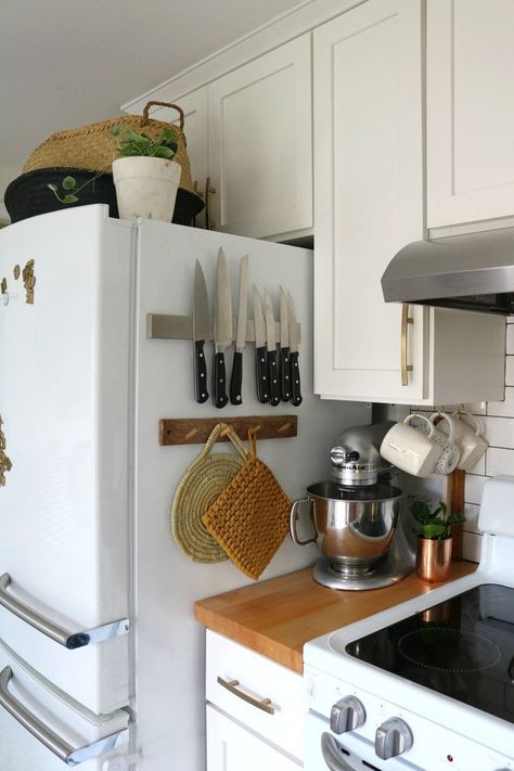 Where To Place Kitchen Items, Ikea Kitchen Island Desk, Apt Kitchen Ideas Small, Late 20s Apartment, Plants In Small Kitchen, Apartment Kitchen Simple, How To Style A Small Kitchen, Compact Kitchen Storage Ideas, Basket Above Fridge