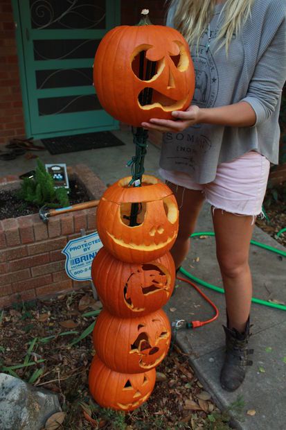 Picture of Assemble Totem Pole Diy Pumpkin Carving, Halloween Window Clings, Unique Halloween Decorations, Classroom Halloween, Diy Carnival, Spooky Spooky, Fall Ornaments, Pumpkin Carving Party, Halloween Costumes College Girls